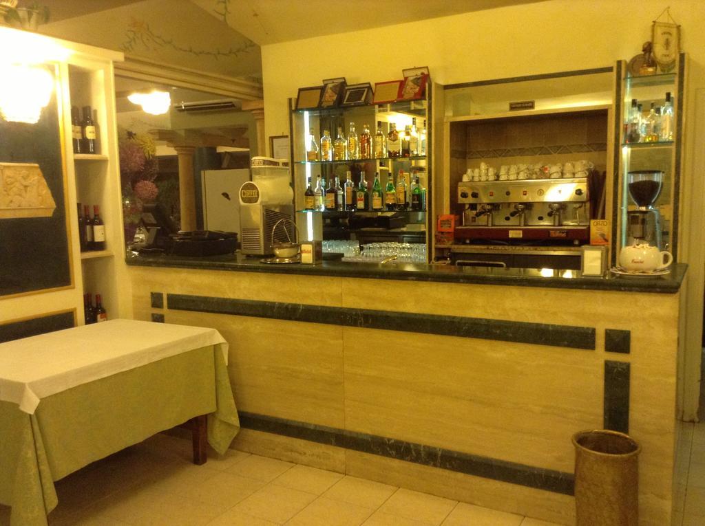 Artemis Hotel